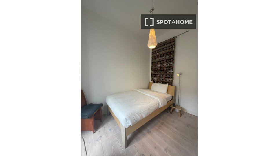 Apartment Lisbon, 2 beds — photo 17