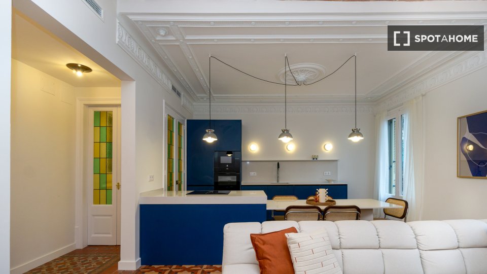 Apartment Barcelona, 4 beds, 135m² — photo 10