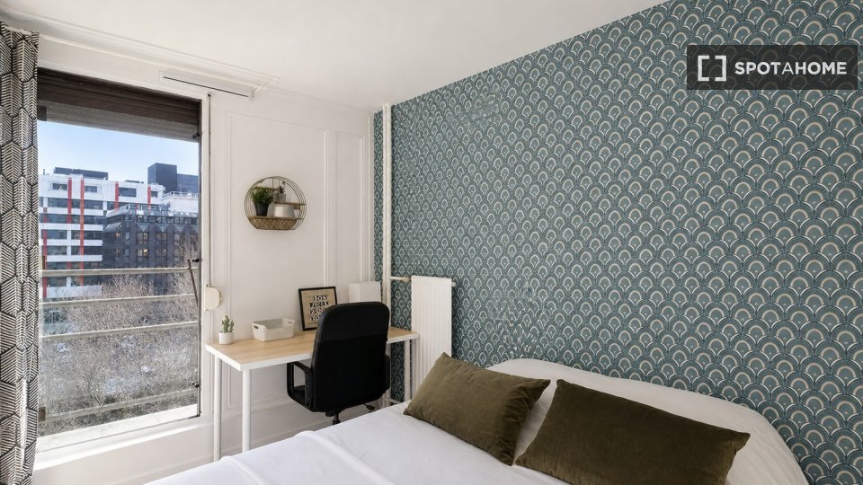 Chambre double Paris, 4 chambres — photo 23