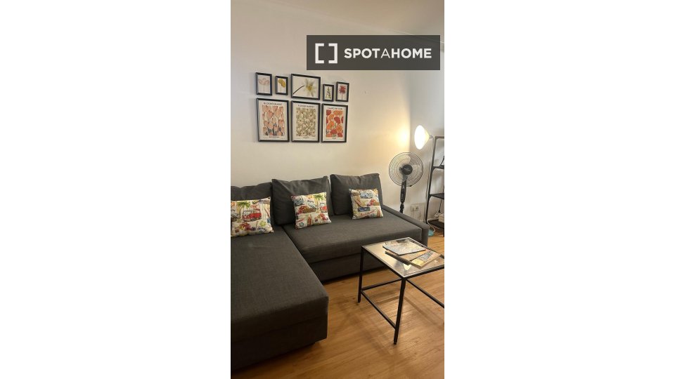 Apartment Lisbon, 1 bed — photo 16