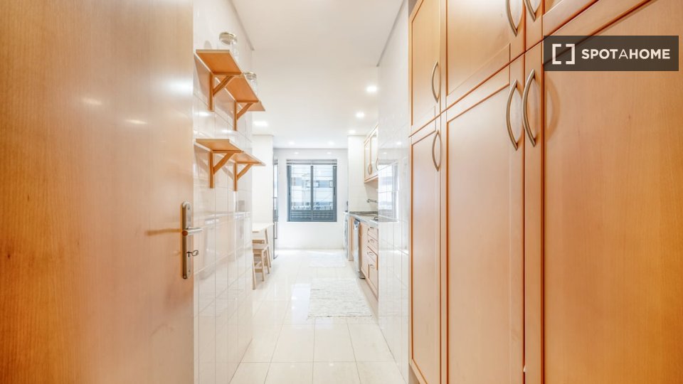 Apartment Lisbon, 3 beds — photo 14