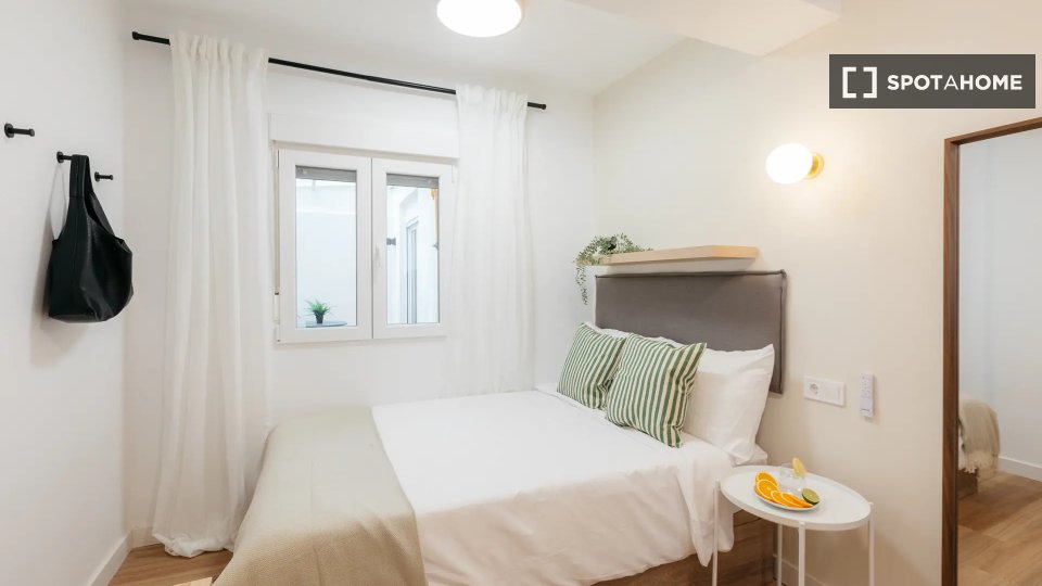 Double room Valencia, 5 beds — photo 18