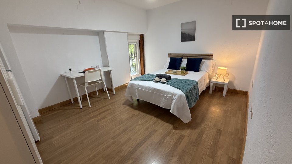 Double room Madrid, 6 beds — photo 18