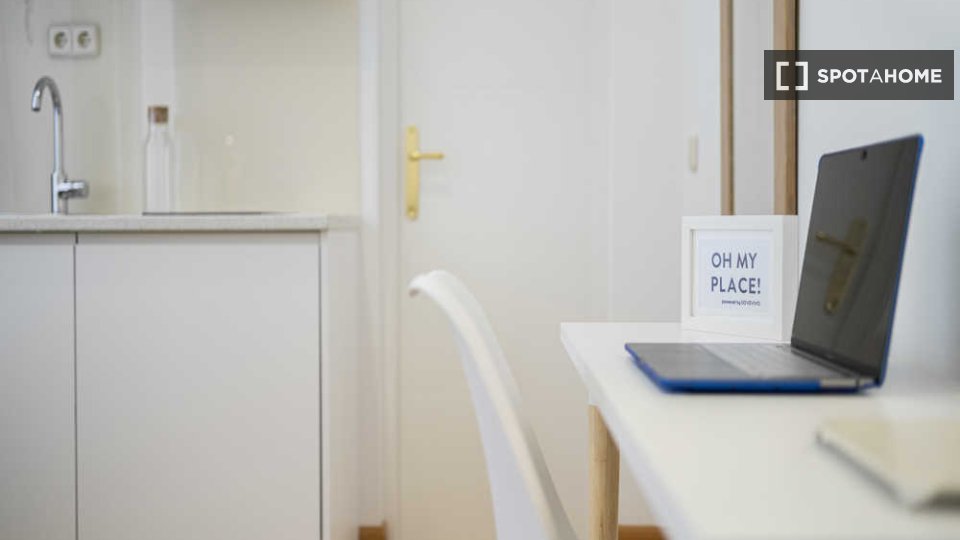 Double room Madrid, 41 beds, 1620m² — photo 31