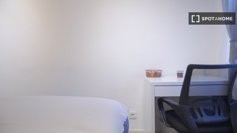 Double room Madrid, 5 beds — photo 19