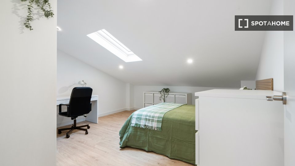 Double room Madrid, 4 beds, 140m² — photo 13