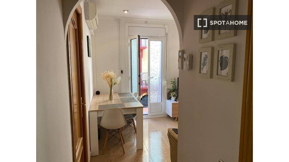 Apartment Barcelona, 2 beds, 50m² — photo 13