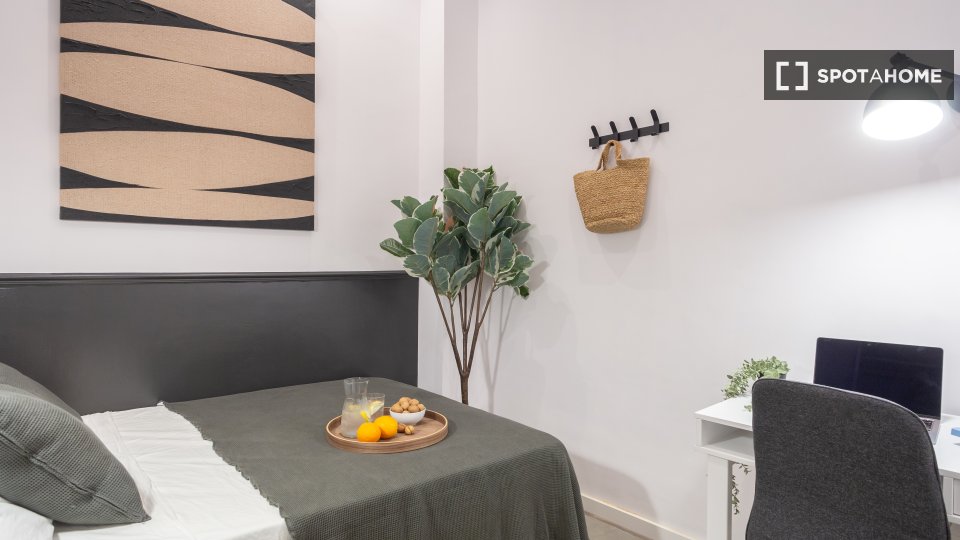 Double room Barcelona, 16 beds, 380m² — photo 4