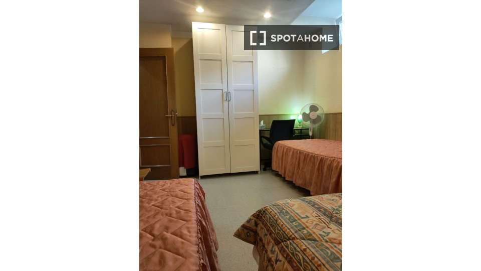 Double room Madrid, 1 bed — photo 5