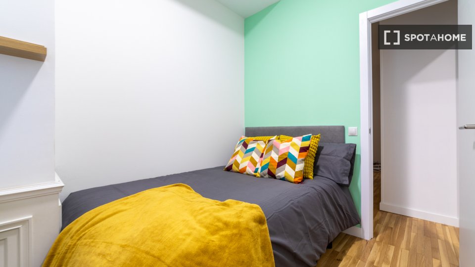 Double room Madrid, 13 beds, 301m² — photo 7