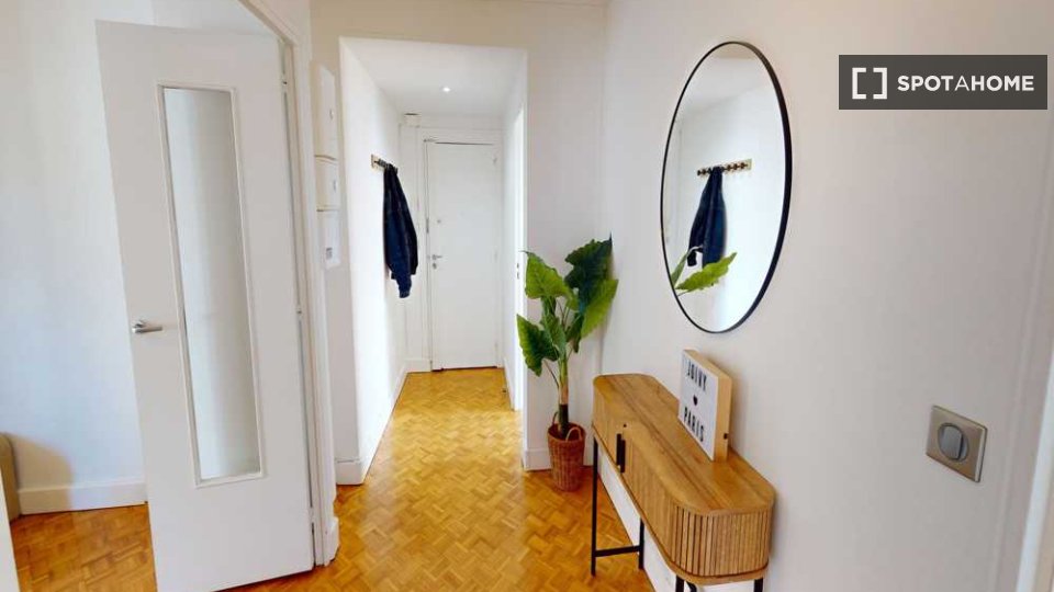 Double room Paris, 5 beds, 110m² — photo 3