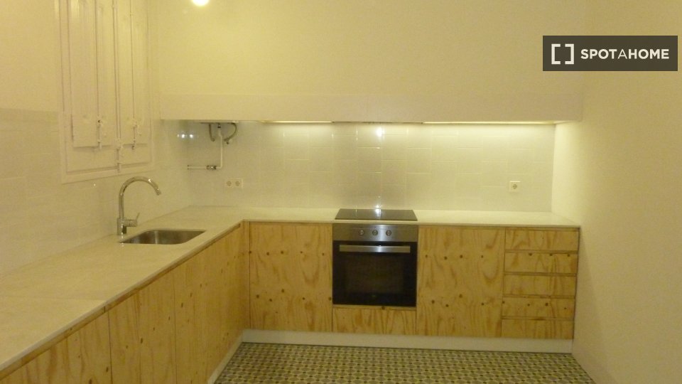 Double room Barcelona, 5 beds, 100m² — photo 3
