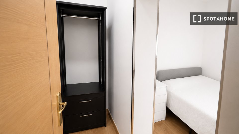 Apartment Madrid, 4 beds, 100m² — photo 11