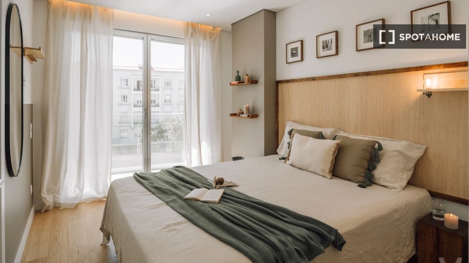 Apartment Lisbon, 2 beds, 97m² — photo 18