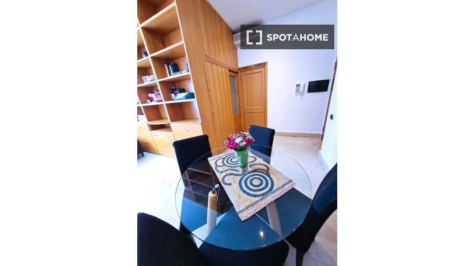 Apartment Rome, 1 bed, 70m² — photo 2