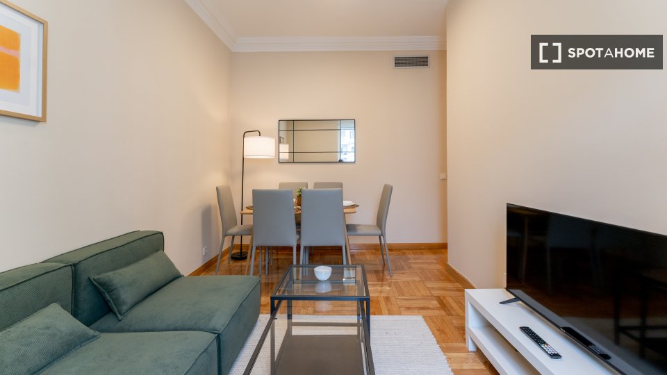 Double room Madrid, 5 beds — photo 4