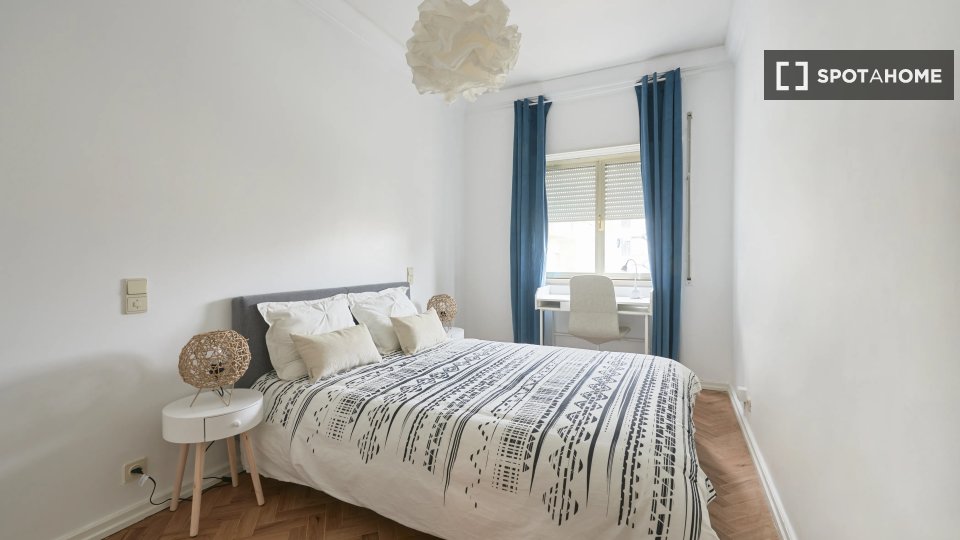Double room Lisbon, 9 beds — photo 13
