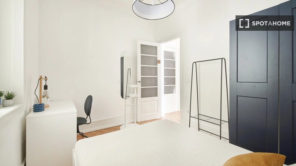 Double room Lisbon, 9 beds — photo 13