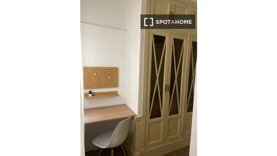 Double room Madrid, 10 beds, 173m² — photo 6
