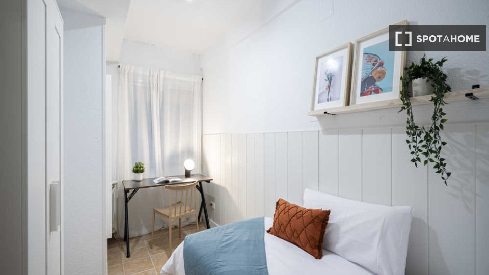 Double room Madrid, 25 beds — photo 67