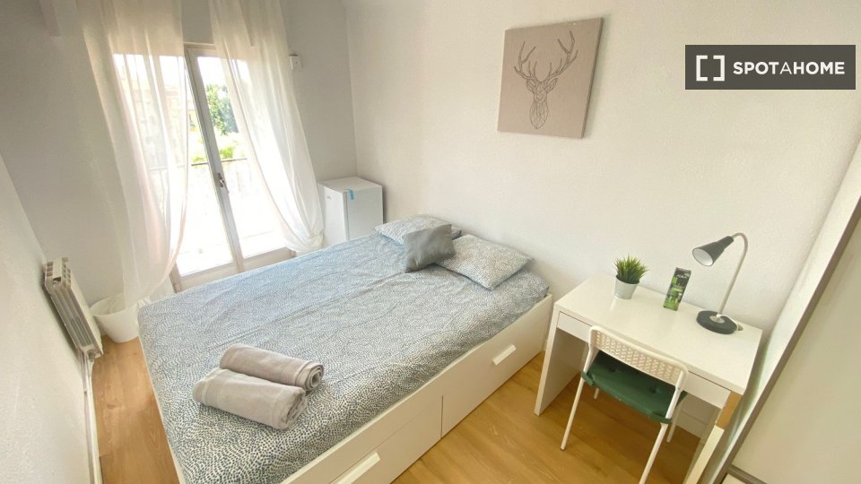 Habitación doble Madrid, 4 habitaciones — foto 16