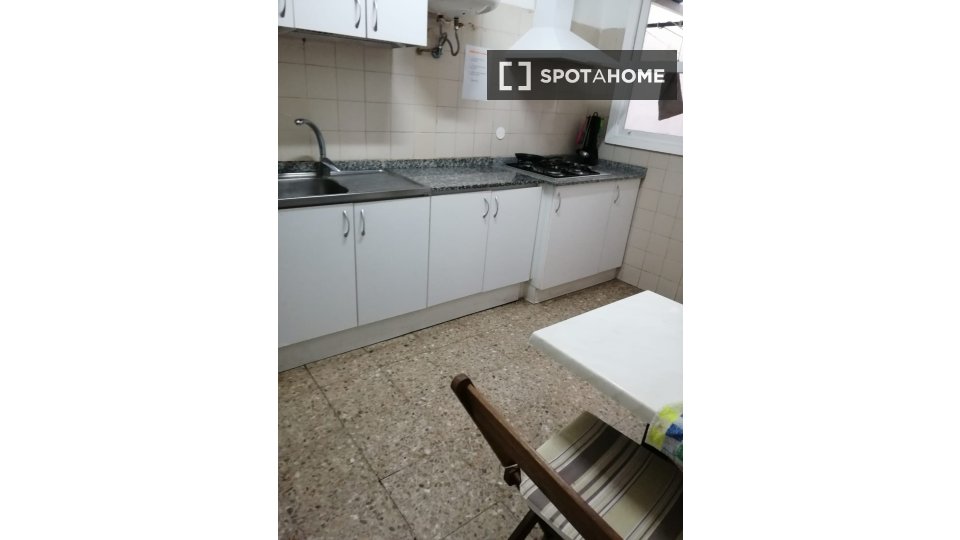 Double room Santa_Cruz_De_Tenerife, 4 beds, 90m² — photo 1