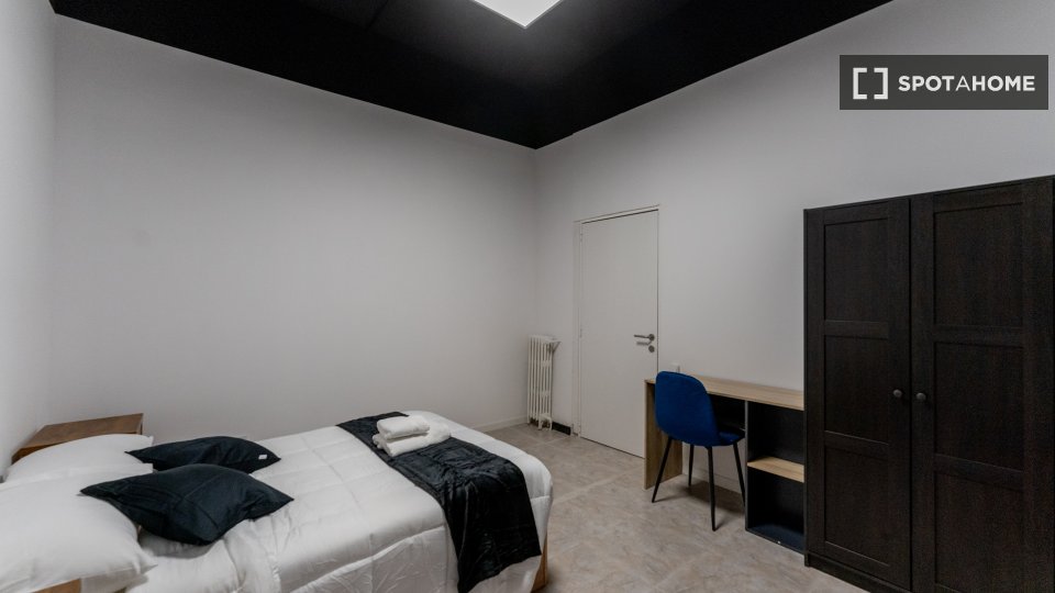 Double room Madrid, 11 beds — photo 15