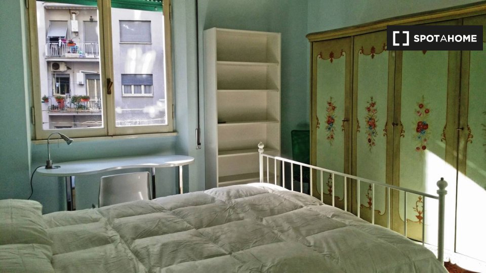 Double room Rome, 3 beds, 90m² — photo 1