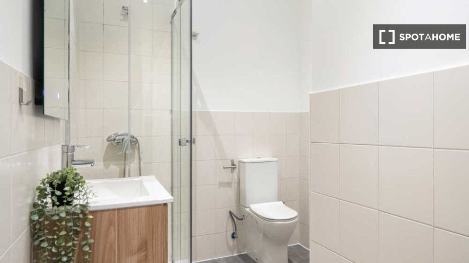 Double room Madrid, 8 beds — photo 36
