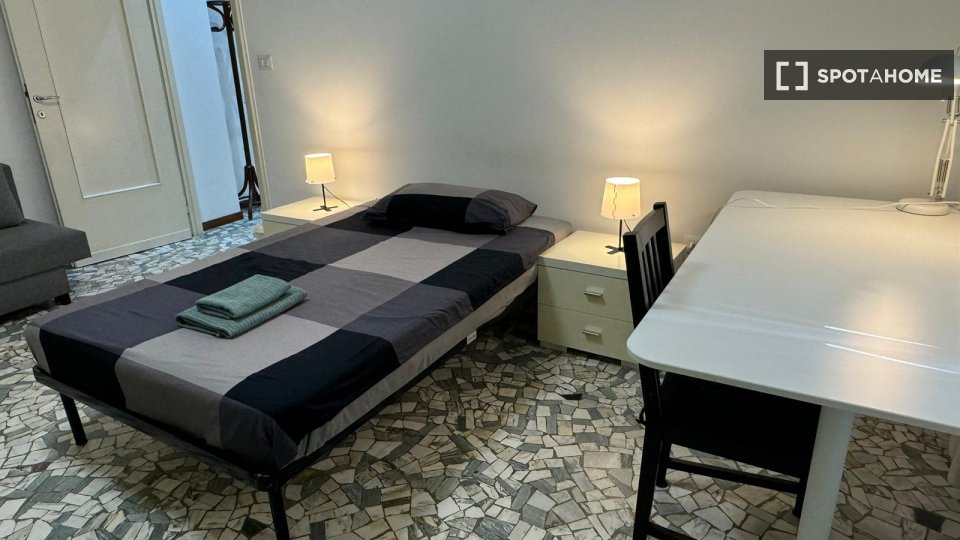 Appartamento con 2 camere da letto in affitto a Porta Ticinese, Milano - en Milán