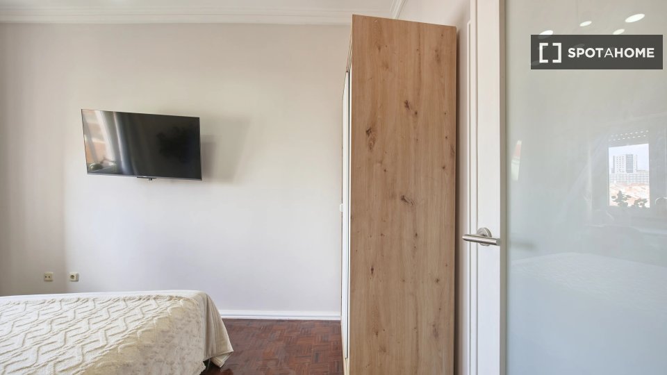 Double room Lisbon, 4 beds — photo 4