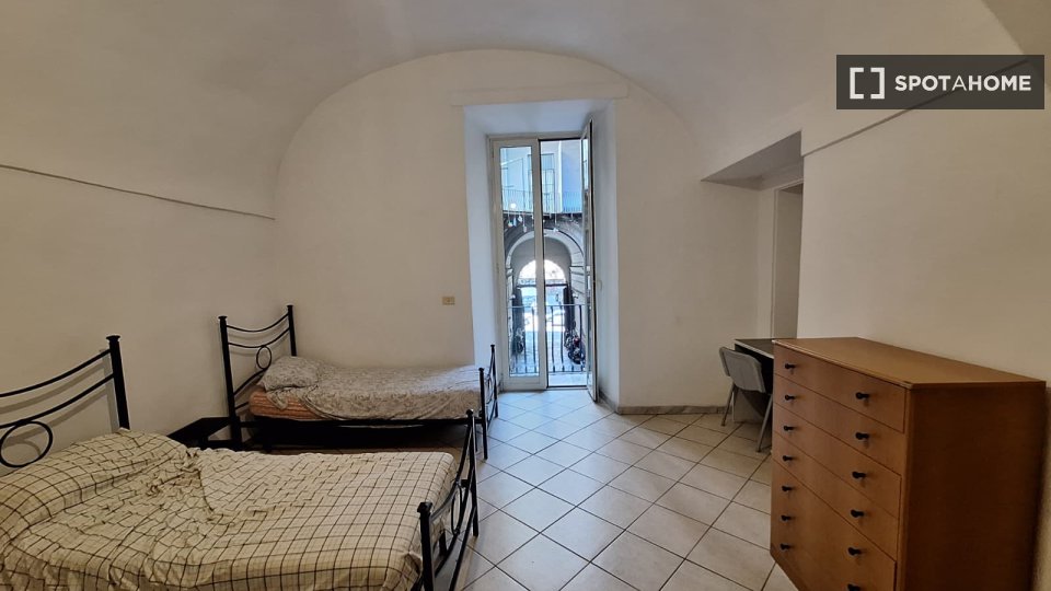 Double room Naples, 5 beds — photo 3