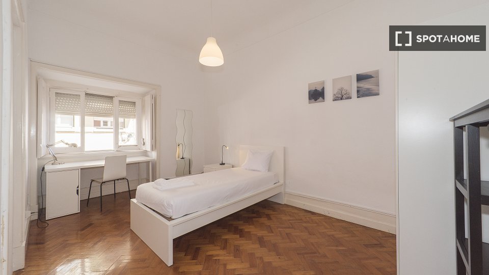 Double room Lisbon, 11 beds — photo 17