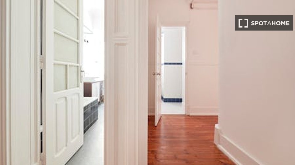 Double room Lisbon, 4 beds — photo 5