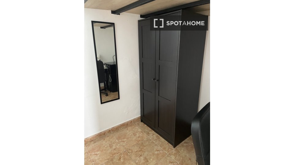 Double room Barcelona, 3 beds, 50m² — photo 22