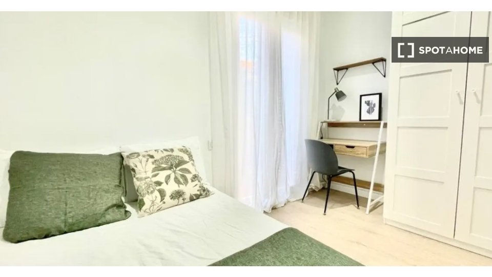 Double room Madrid, 12 beds — photo 26