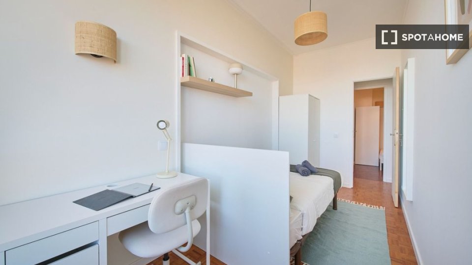 Double room Lisbon, 10 beds — photo 17