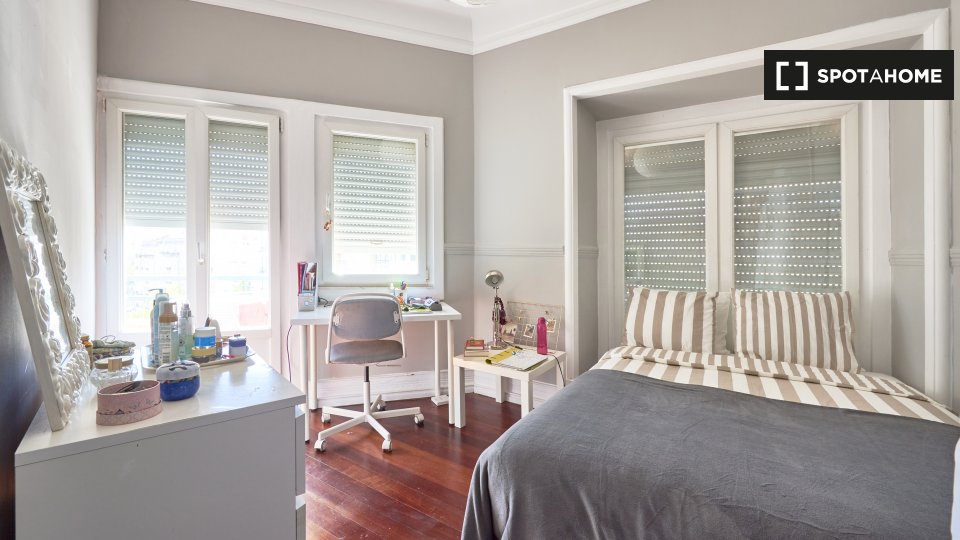 Double room Lisbon, 8 beds — photo 1