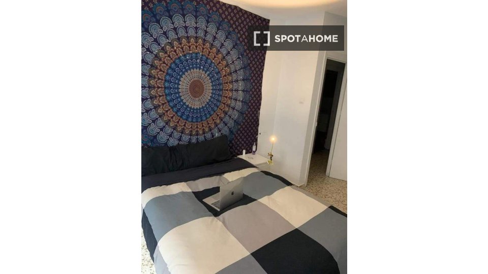 Double room Granada, 4 beds, 100m² — photo 6