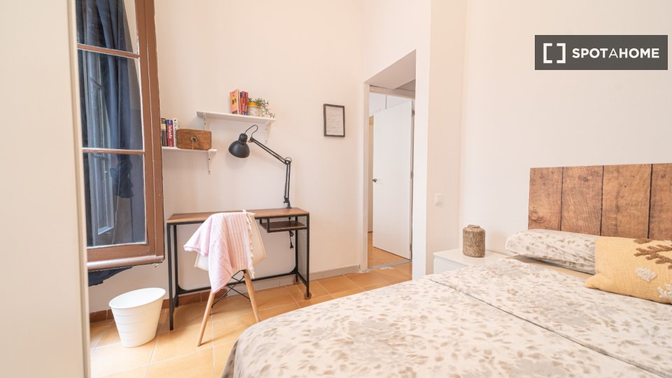 Double room Barcelona, 8 beds — photo 1