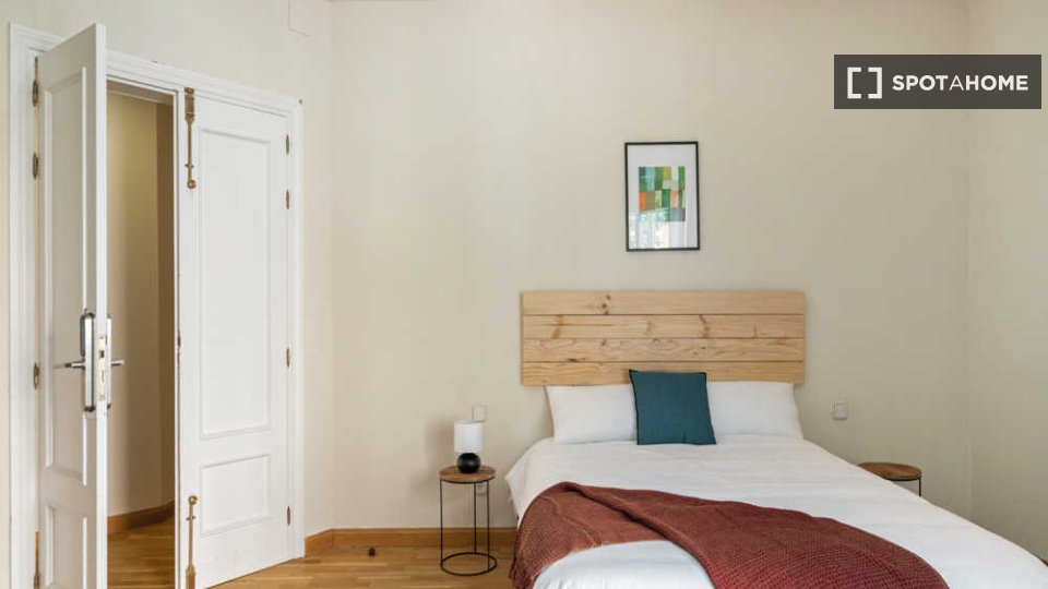 Double room Madrid, 7 beds — photo 37