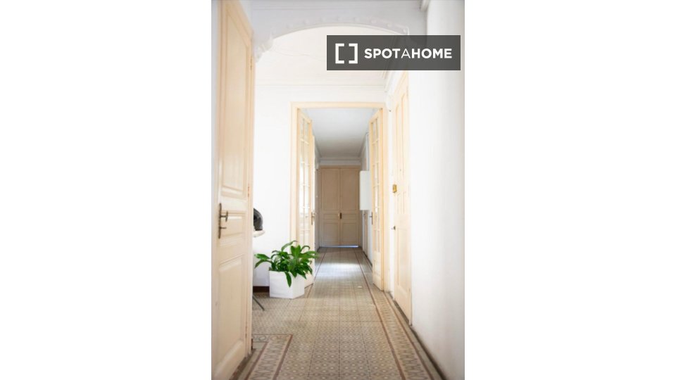 Double room Barcelona, 5 beds, 100m² — photo 5