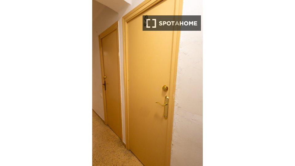 Double room Valencia, 4 beds — photo 16