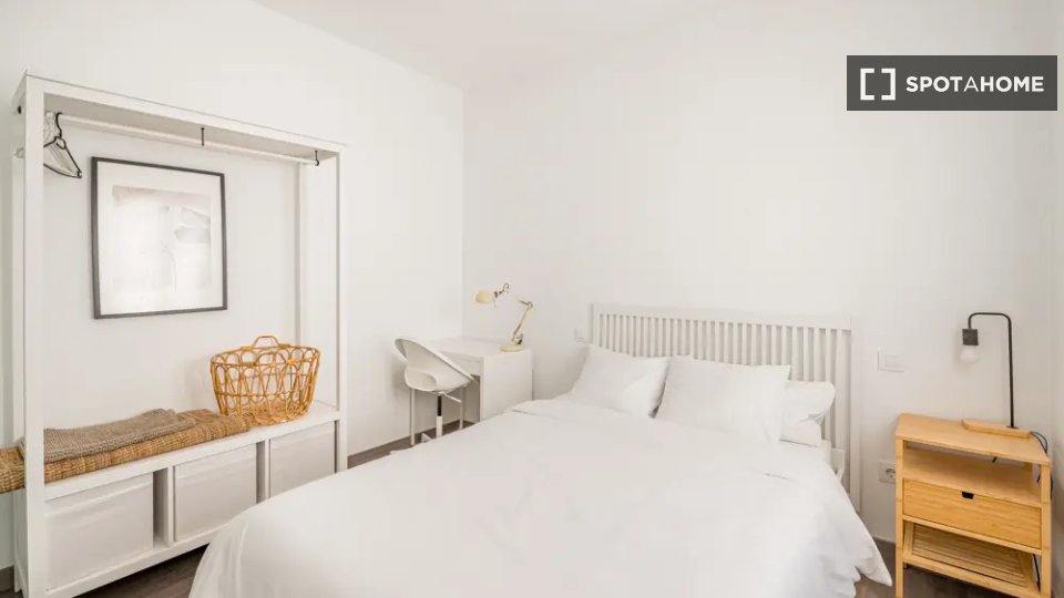 Double room Madrid, 5 beds — photo 1