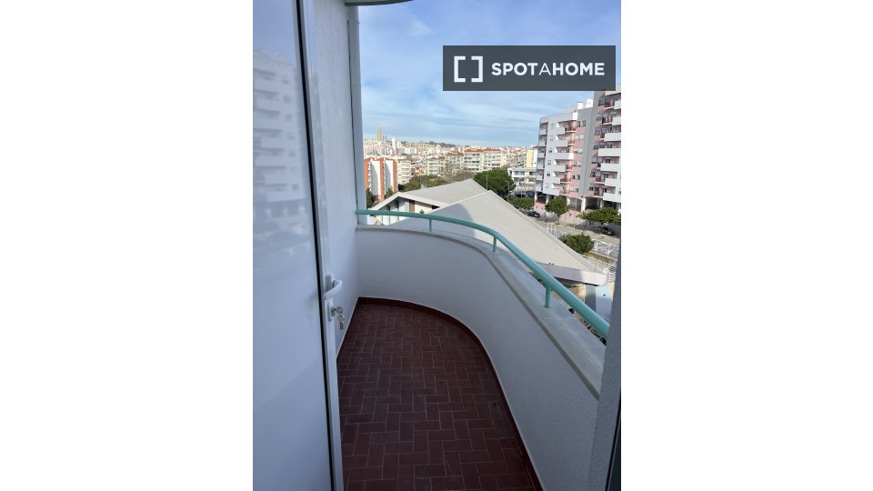 Apartment Lisbon, 2 beds, 69m² — photo 7