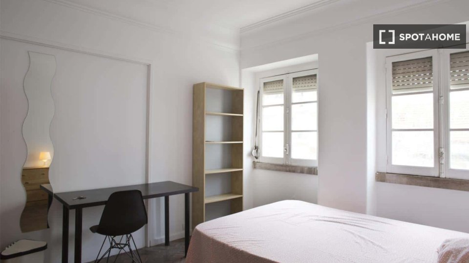 Double room Lisbon, 7 beds — photo 40