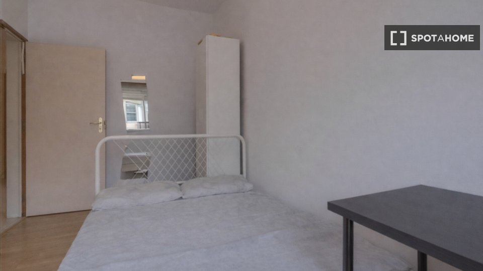 Double room Lisbon, 6 beds, 115m² — photo 20