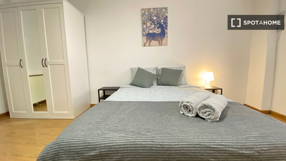 Double room Madrid, 4 beds — photo 12