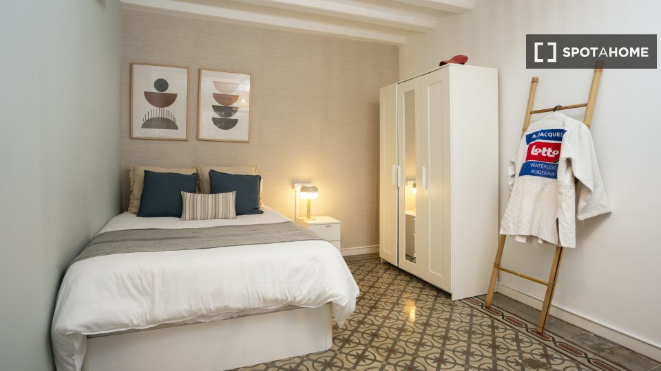 Double room Barcelona, 5 beds, 140m² — photo 32