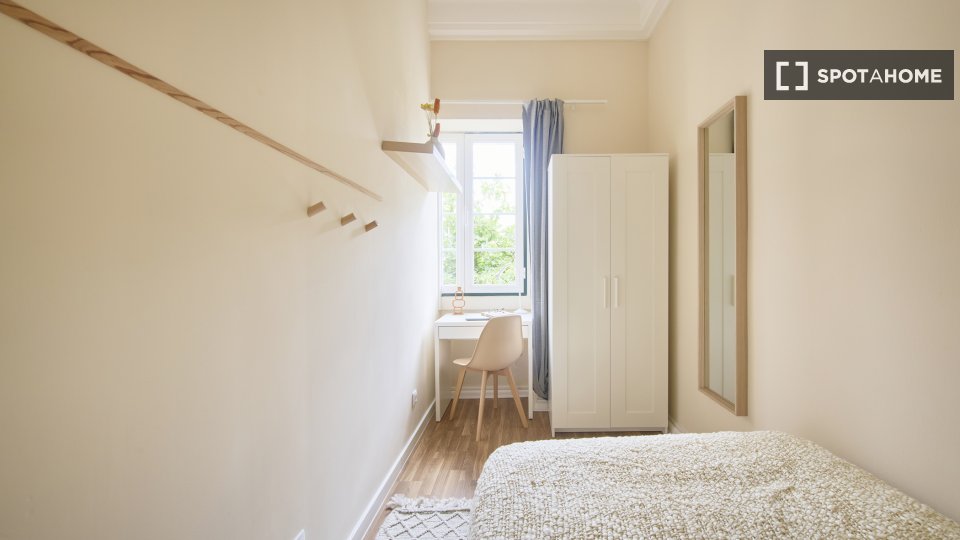 Double room Lisbon, 12 beds — photo 8